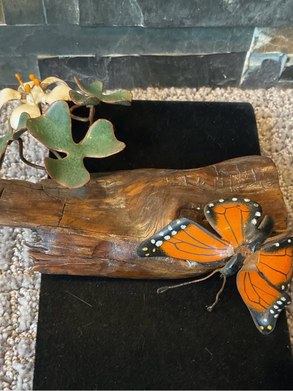 Vintage Driftwood with metal enamel flowers & butterfly - Picture 5 of 9